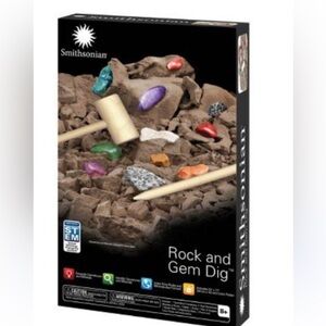 Smithsonian rock and gem dig set new in sealed box